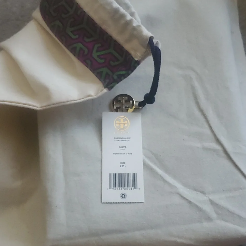 Tory burch HOST PICK leather gorgeous new tagged boxed and bag which is extra